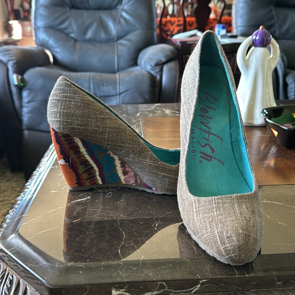 Shoes - Picture 4 of 6